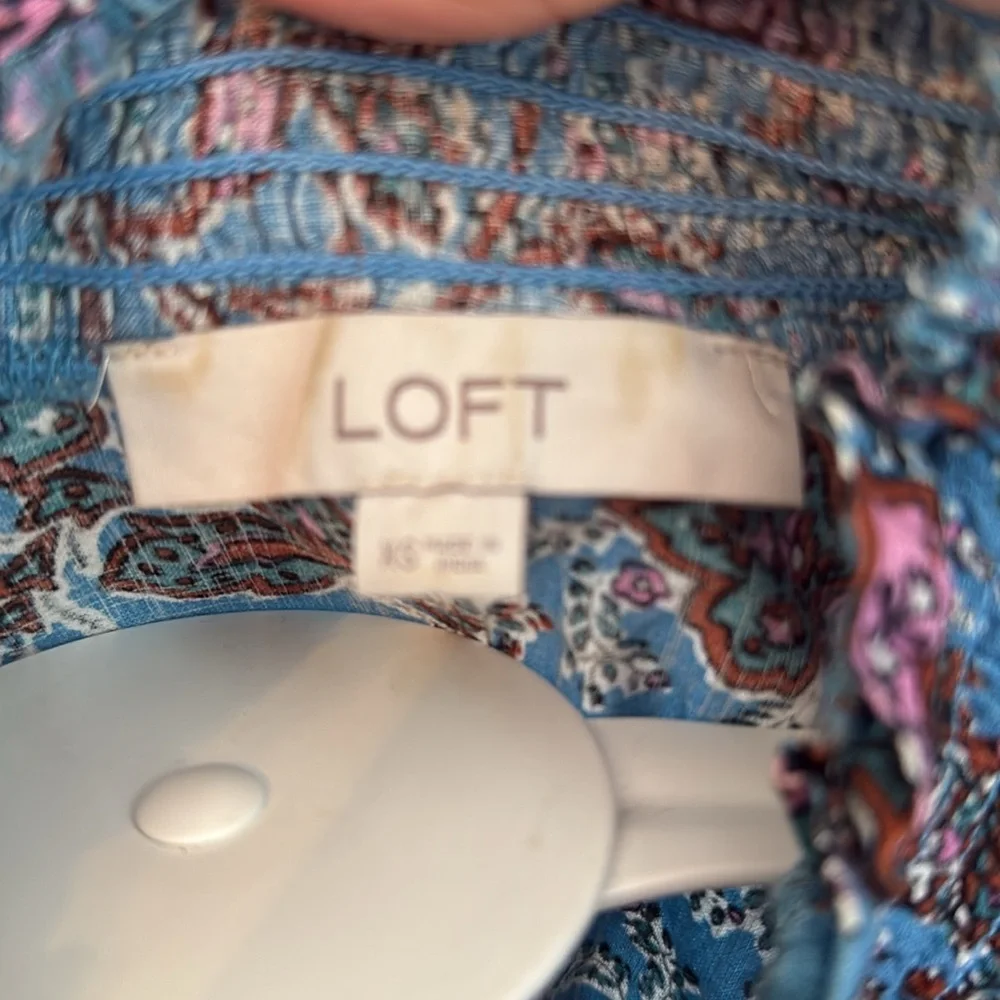 LOFT Dobby Ruffle Yoke blouse. Worn about 4-5 times‎